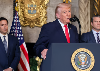 ٹرمپ کی ایک بار پھر فیلڈ مارشل عاصم منیر اور وزیراعظم شہباز شریف کی تعریف، پاک بھارت جنگ رکوانےکا بھی ذکر