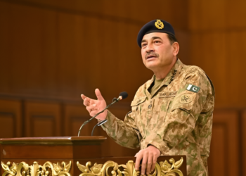 برطانوی جریدے فنانشل ٹائمز نے فیلڈ مارشل عاصم منیر کو کثیر الجہتی خارجہ پالیسی کا ماہر قرار دیدیا