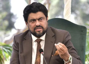 جو لوگ ملکی ترقی کی راہ میں رکاوٹ ہیں ان سے مذاکرات نہیں ہونے چاہئیں: گورنر سندھ