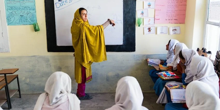 پنجاب حکومت کا اساتذہ کو کارکردگی الاؤنس دینے کا فیصلہ