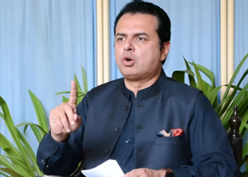 آج کی سزا کے بعد ثاقب نثار ہو یا بانی پی ٹی آئی سب کو سزا ملےگی، طلال چوہدری