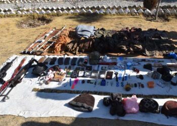 خیبرپختونخوا: سکیورٹی فورسز کی مختلف کارروائیوں میں 11 خوارج ہلاک، اسلحہ برآمد