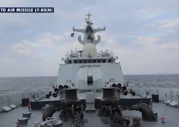 پاکستان نیوی کا زمین سے فضا تک مار کرنیوالے ایل وائی 80 میزائل کا تجربہ