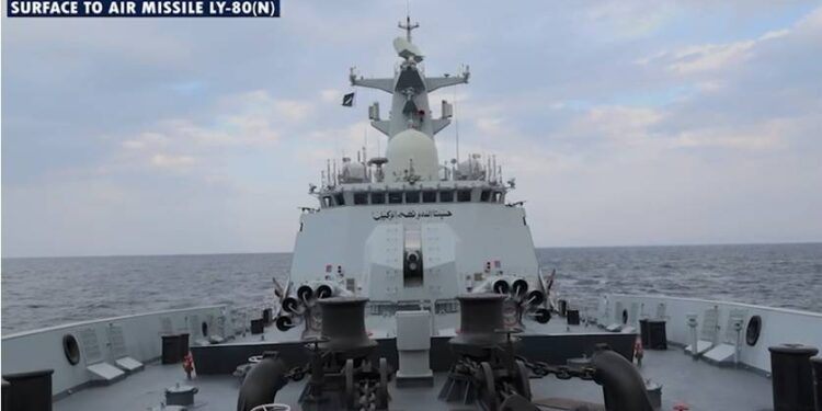 پاکستان نیوی کا زمین سے فضا تک مار کرنیوالے ایل وائی 80 میزائل کا تجربہ