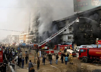 سانحہ گل پلازہ: ہلاکتوں کی تعداد 14 ہوگئی، لاپتا افراد کی تلاش جاری