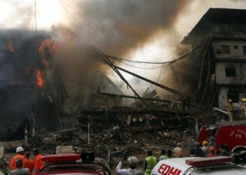 سانحہ گل پلازہ: تعمیراتی کام اور ٹریفک مینجمنٹ نہ ہونے سے پانی کی کمی دور نہ کی جاسکی، چیف فائر آفیسر