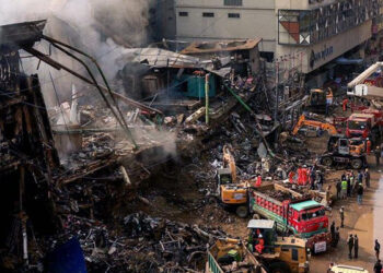 گل پلازہ میں آگ لگنے اور ایمبولنس پہنچنے کے وقت کی نئی تفصیلات سامنے آگئیں