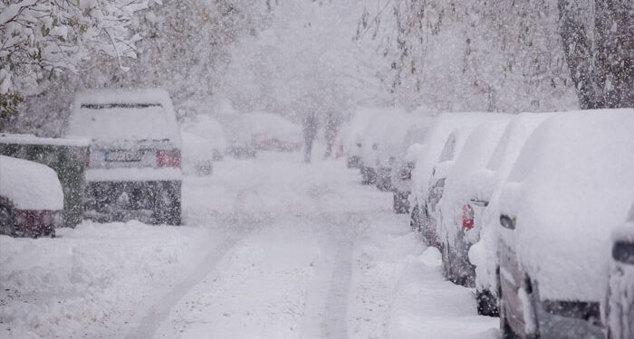 امریکا کی متعدد ریاستیں تباہ کن برفانی طوفان کی زد میں، 10 ہزار سے زائد پروازیں منسوخ