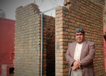 ڈسٹرکٹ ایجوکیشن آفیسر گل شیر کے مختلف سکولز کے معائنے