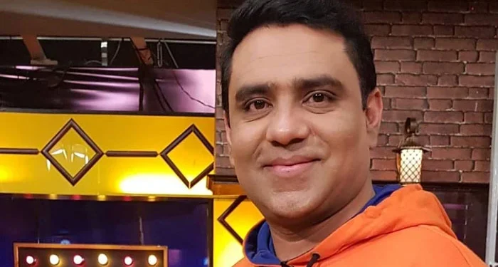 لاہور میں اسٹیج اداکار قیصر پیا کو ٹریفک سگنل پر لوٹ لیا گیا، چور قیمتی موبائل لے اُڑے