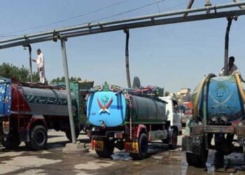 کراچی سے ٹینکرز اور ہائیڈرنٹس کے ذریعے پانی کی فراہم ختم کرنے کا فیصلہ