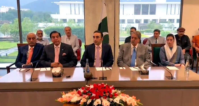 صدر کے دستخط کے بغیر آرڈیننس کا اجرا، پی پی کا ایوان سے واک آؤٹ، پارلیمانی پارٹی اجلاس بلالیا