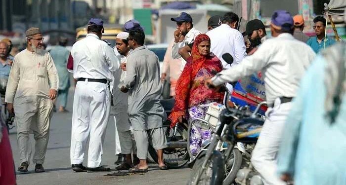 کراچی میں ٹریفک پولیس مو بائل ایپ کے ذریعے بھی ’ای چالان‘ کی تیاری