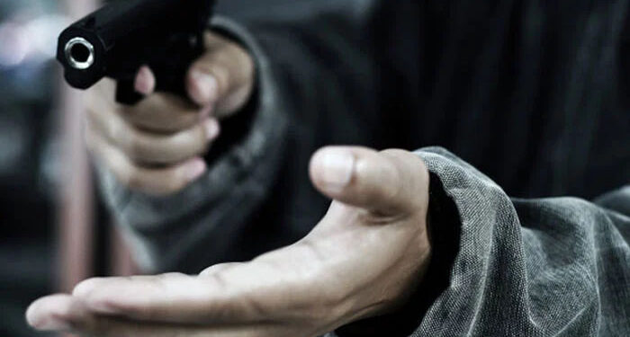 کراچی: صدر میں ڈاکو تاجر سے 80 لاکھ روپے لوٹ کر فرار