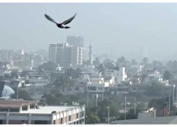 کراچی شدید سرد موسم کی لپیٹ میں، کم سے کم پارہ 6 ڈگری تک چلا گیا