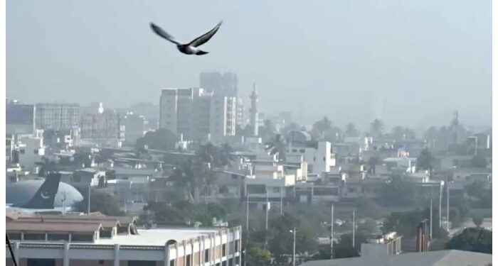 کراچی شدید سرد موسم کی لپیٹ میں، کم سے کم پارہ 6 ڈگری تک چلا گیا