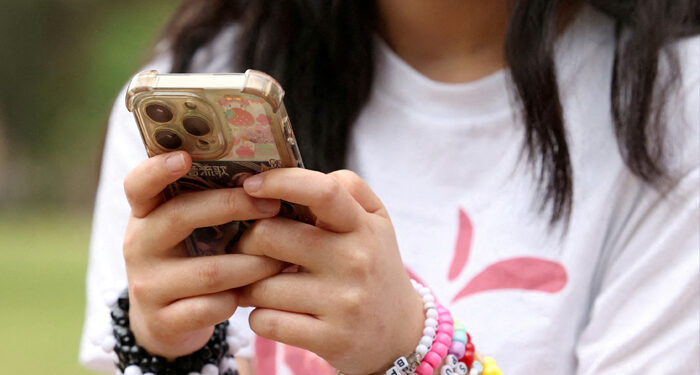 آسٹریلیا:16 سال سے کم عمر نوجوانوں کے سوشل میڈیا استعمال پر پابندی، 47 لاکھ اکاؤنٹس بند کردیے گئے