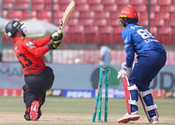 پی ایس ایل 11/ اسلام آباد یونائیٹڈ کیخلاف لاہور قلندرز کی پوری ٹیم 100 رنز پر ڈھیر