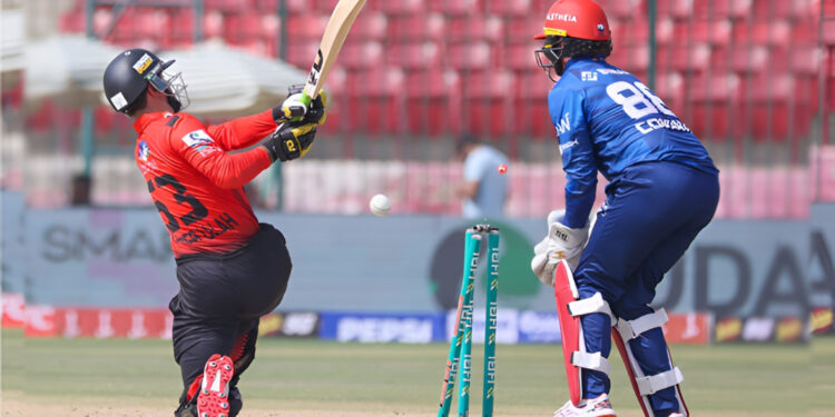 پی ایس ایل 11/ اسلام آباد یونائیٹڈ کیخلاف لاہور قلندرز کی پوری ٹیم 100 رنز پر ڈھیر