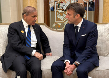 فرانسیسی صدر کا وزیر اعظم کو فون/ جنگ بندی، فریقین کو مذاکرات کی میز پر لانے میں ثالثی کی کوششوں پر مبارکباد