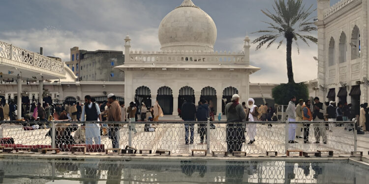 سجادہ نشین درگاہ غوثیہ گولڑہ شریف پیر معین الحق گیلانی کے بڑے صاحبزادے انتقال کر گئے